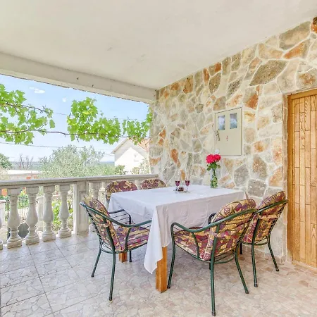 Chalet Simplistic Chalet In Poli Nik With Barbecue *